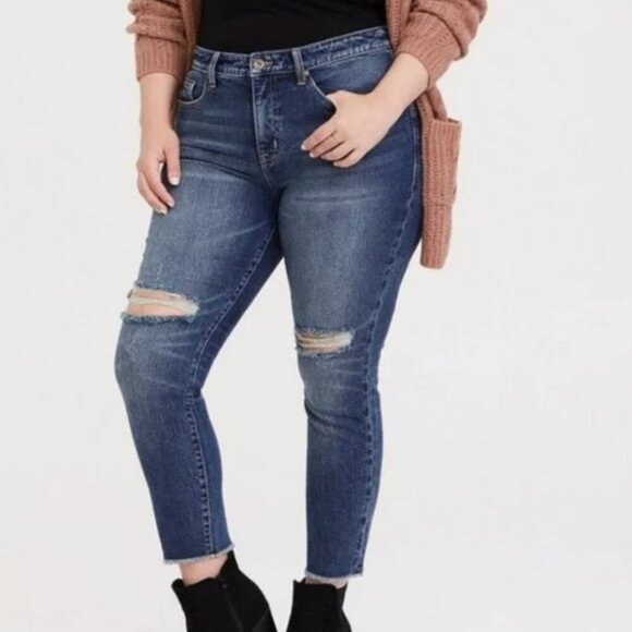 TORRID Plus Size Dark Wash Ripped Distressed Raw Hem Cropped Crop Skinny Jeans - Picture 1 of 12